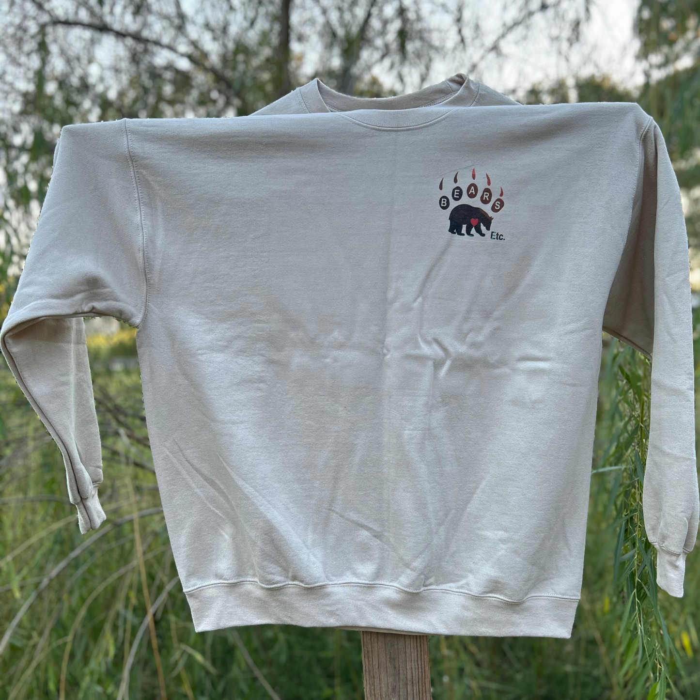 Mountain Bear XL Tan Sweatshirt